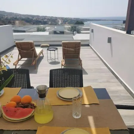 Seaview Penthouse Apartment *